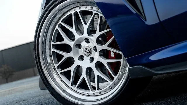 Detail 3 of 2023 BMW M8